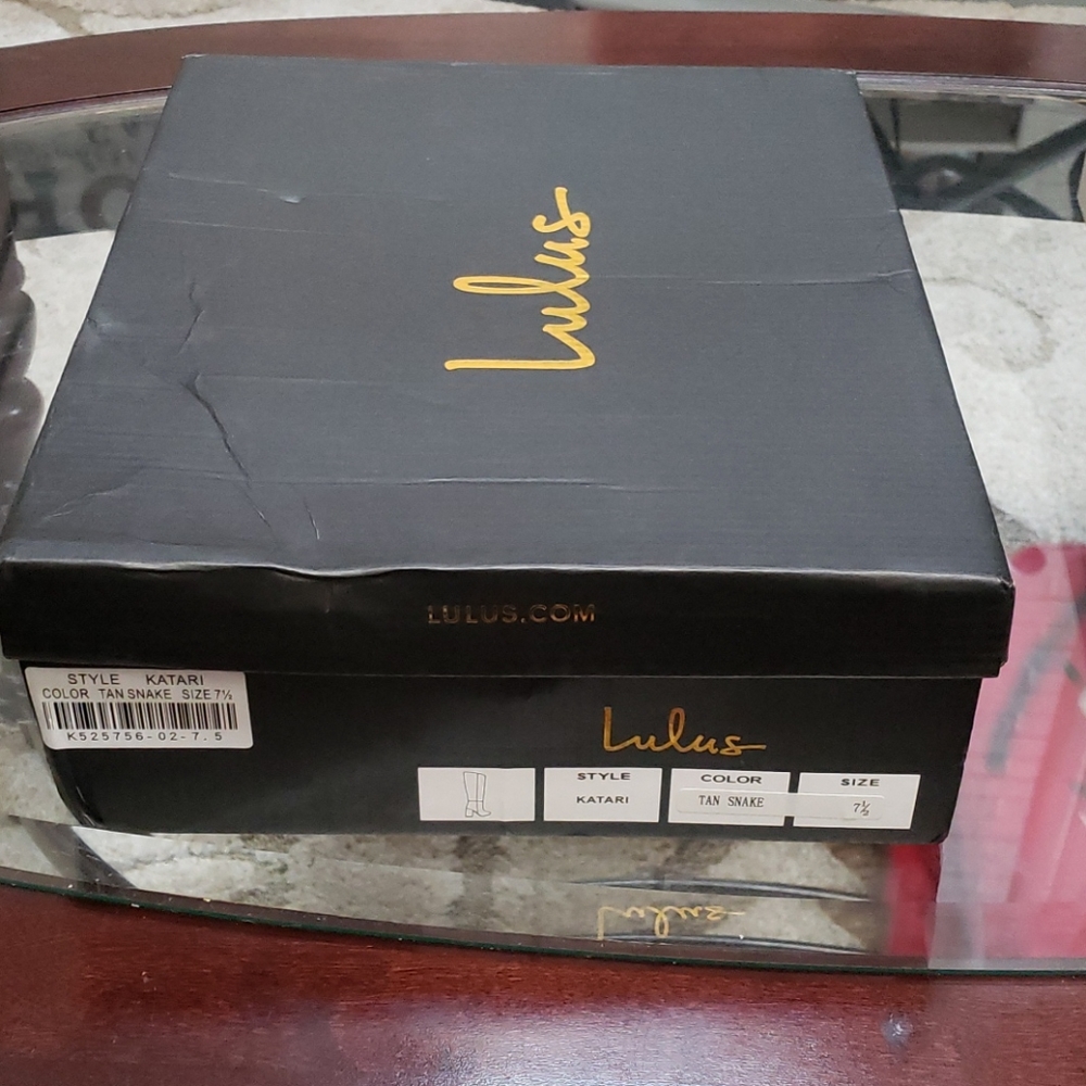 Lulu's empty boot box - Picture 2 of 5